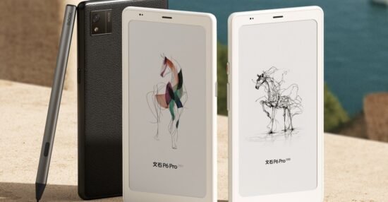 Boox’s next smartphone-sized e-reader has a color screen and a stylus