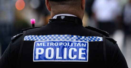 Police busts gang suspected of stealing 40,000 phones