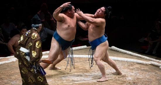Sumo wrestlers compete in sold-out Grand Tournament in London