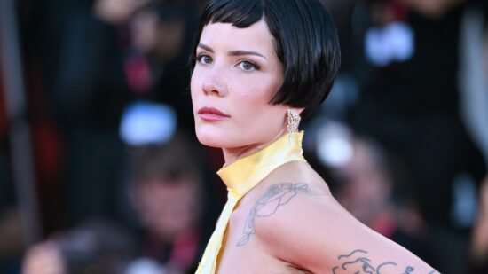 Halsey Shuts Down Fan for Telling Her to ‘Stop Talking and Play’