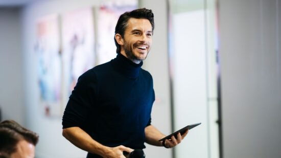 ‘I felt really scared and I felt alone’ – Wicked star Jonathan Bailey on growing up gay in school | Ents & Arts News