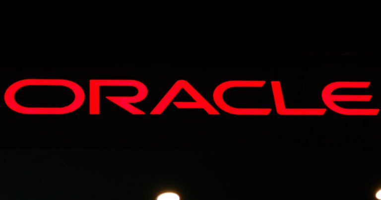 Tech stocks tumble amid renewed AI worries on Wall Street