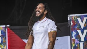 Police End Investigation Into Glastonbury Chants