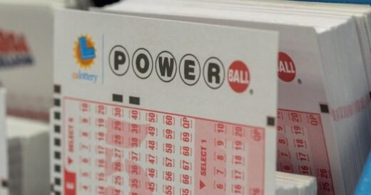 $1.8 billion Christmas Eve Powerball jackpot won by single ticket sold in Arkansas