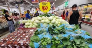 We asked experts to rate the U.S. economy in 2025. Here’s what they said.