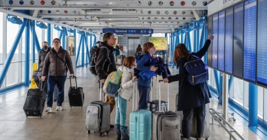 Traveling for the holidays? Beware these common scams, lawmakers warn