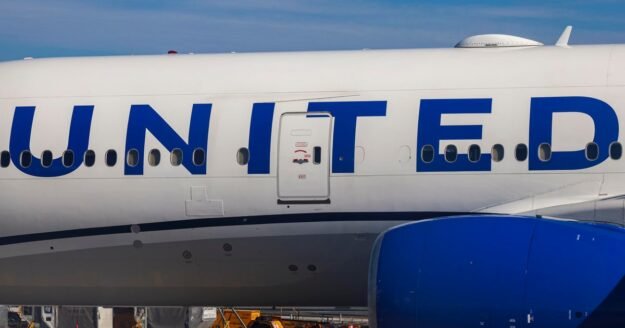 United Airlines flight safely returns to Dulles airport after engine failure during takeoff
