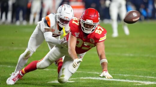 Travis Kelce leaves it all out on the field in possible final home game
