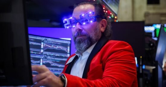AI stocks jump amid broadly positive outlook for 2026 markets