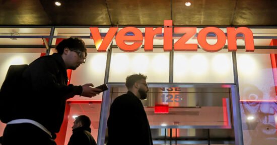 Verizon to issue $20 credits to customers impacted by outage