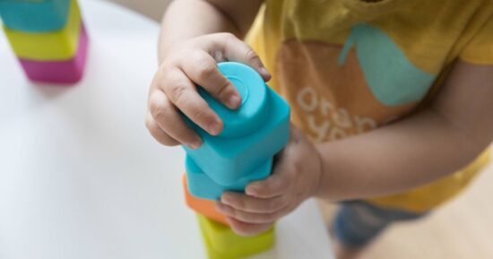 Dad shares 7 screen-free activities to keep toddlers busy at home