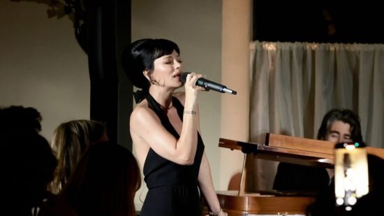 Lily Allen Performs ‘West End Girl’ Songs Live at Chanel Fashion Party
