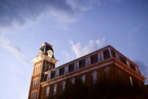 Amid Criticism From Lawmakers, Arkansas Rescinds Dean Offer