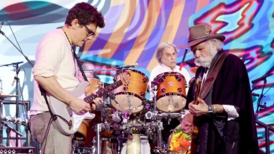 How the Grateful Dead Can Continue Without Bob Weir