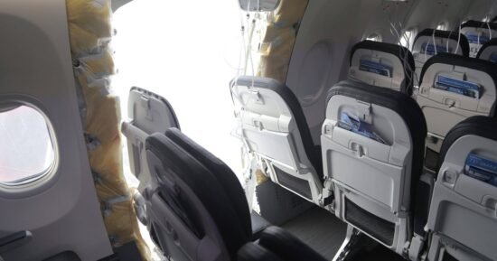 Alaska Airlines pilot who landed jet after panel blew out claims Boeing tried to “paint him as the scapegoat,” suit says