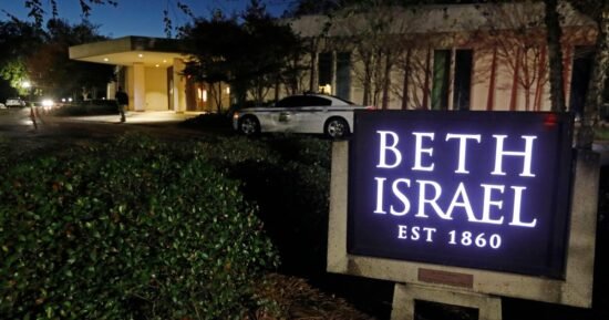 Fire damages historic Mississippi synagogue, suspect arrested