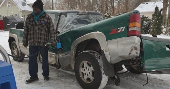 People mocked his mangled truck, until one man stepped up to help