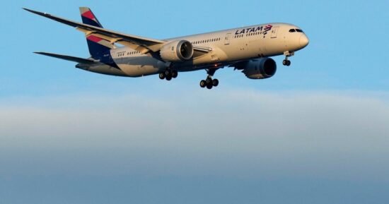 Tires blow out after plane lands at Hartsfield-Jackson; passengers evacuated onto runway