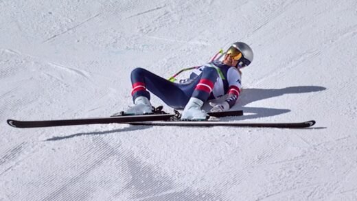 Lindsey Vonn awaits surgery in hospital after Olympics crash injury