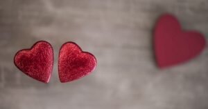 Britons looking for romance warned to watch for these 5 red flags