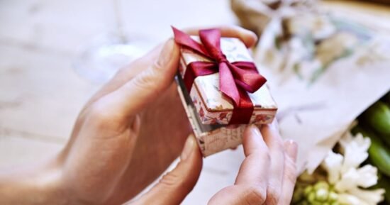 Ernest Jones shoppers can get free £2,000 diamond ring in deal