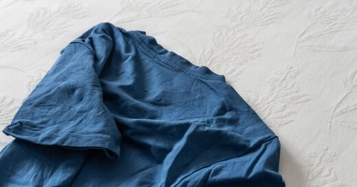 Remove wrinkles from clothes by adding 1 natural item to the dryer