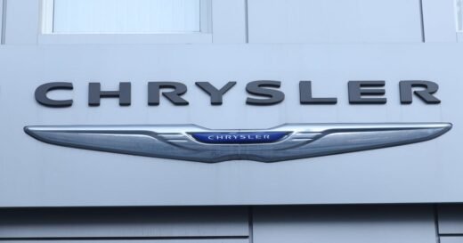 Chrysler recalls more than 450,000 vehicles with trailer brakes that could fail
