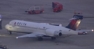 Delta flight turns around after pilots say passenger became violent, tried to enter cockpit