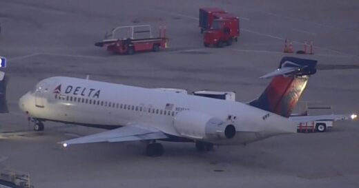 Delta flight turns around after pilots say passenger became violent, tried to enter cockpit