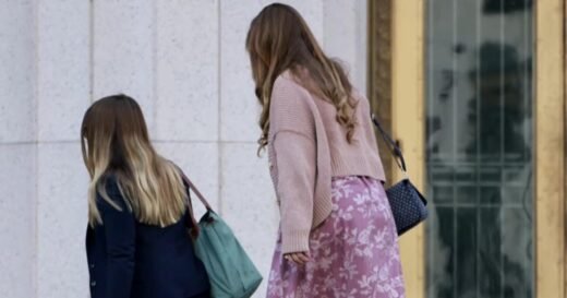 Plaintiff in landmark social media addiction trial testifies about mental health