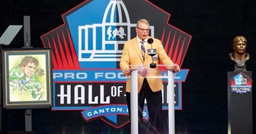 Trump pardons 5 ex-NFL players for crimes including drug trafficking