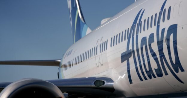 Alaska Airlines flight forced to turn around after passenger’s battery pack catches fire