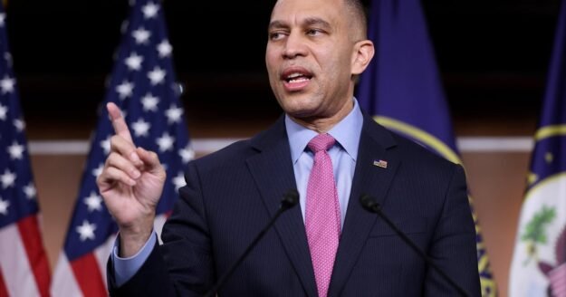 Lawmakers locked in standoff over ICE reforms as DHS funding deadline approaches