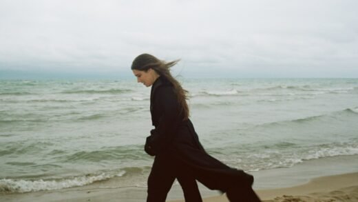 Interview on New Album ‘Singing,’ Losing Her Voice