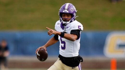 UNC adds third quarterback to roster after lackluster 2025 campaign