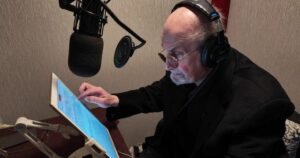 Rushdie: "He was just stabbing wildly"