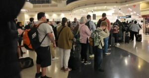 CBS News joins TSA lines at 2 major airports to track wait times