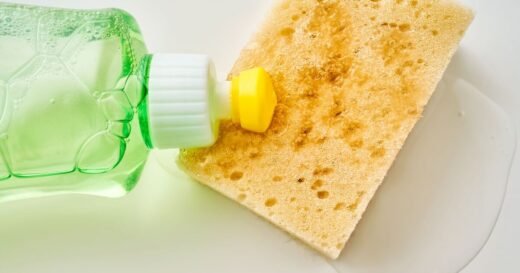 Households urged to pour drops of washing-up liquid on jackets