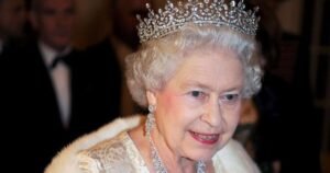 Rare photo of Queen Elizabeth II exposes unexpected fashion moment | Royal | News