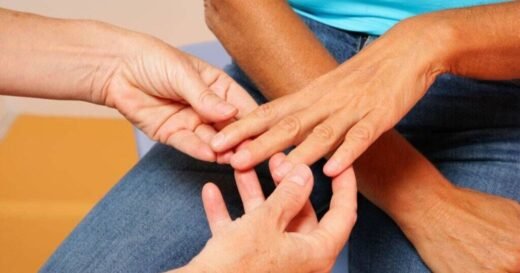 Fingernail warning sign could be early symptom of heart failure