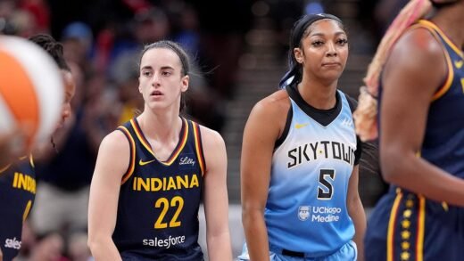 Caitlin Clark ignores Angel Reese high-five during Team USA game