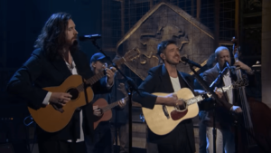 Watch Mumford & Sons Perform ‘Rubber Band Man,’ ‘Here’