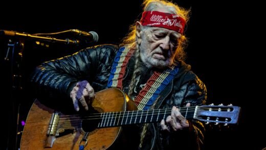 Willie Nelson’s Album ‘Dream Chaser’ Has Song He Wrote With Bob Dylan