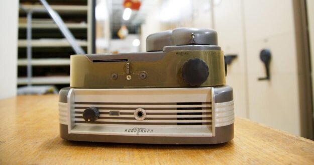 Researchers uncover 1949 whale recording, potentially unlocking mysteries of ocean: “Beautiful to listen to”