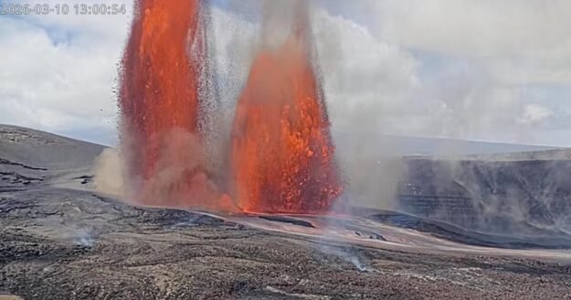 Hawaii’s Kilauea volcano eruptions shoot fountains of lava 1,000 feet in the air, triggering ash warnings