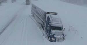 Massive snowstorm hits Midwest, Great Lakes