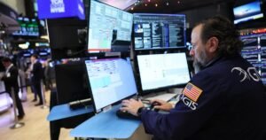 Stocks tumble as Wall Street nears longest losing streak in nearly 4 years