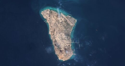 U.S. strikes key Iranian oil hub