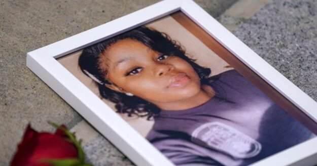 DOJ moves to dismiss criminal case against ex-police officers charged for role in Breonna Taylor’s death