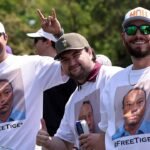 Tiger Woods fans show support for golf legend after arrest